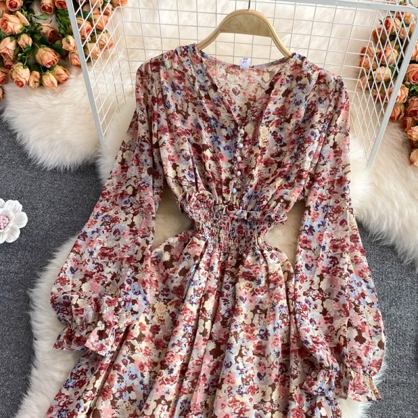 Gentle V-neck Floral Chiffon Dress Autumn New Pleated Long Sleeve Waist-Tight Figure Flattering Wide Hem Long Dress - Image 3